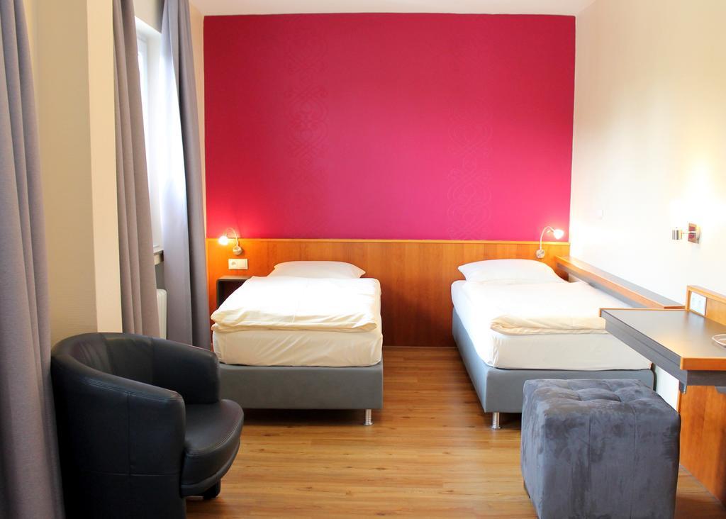 בון Hotel Zum Lowen מראה חיצוני תמונה