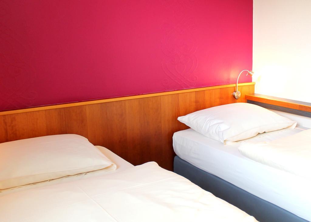 בון Hotel Zum Lowen מראה חיצוני תמונה