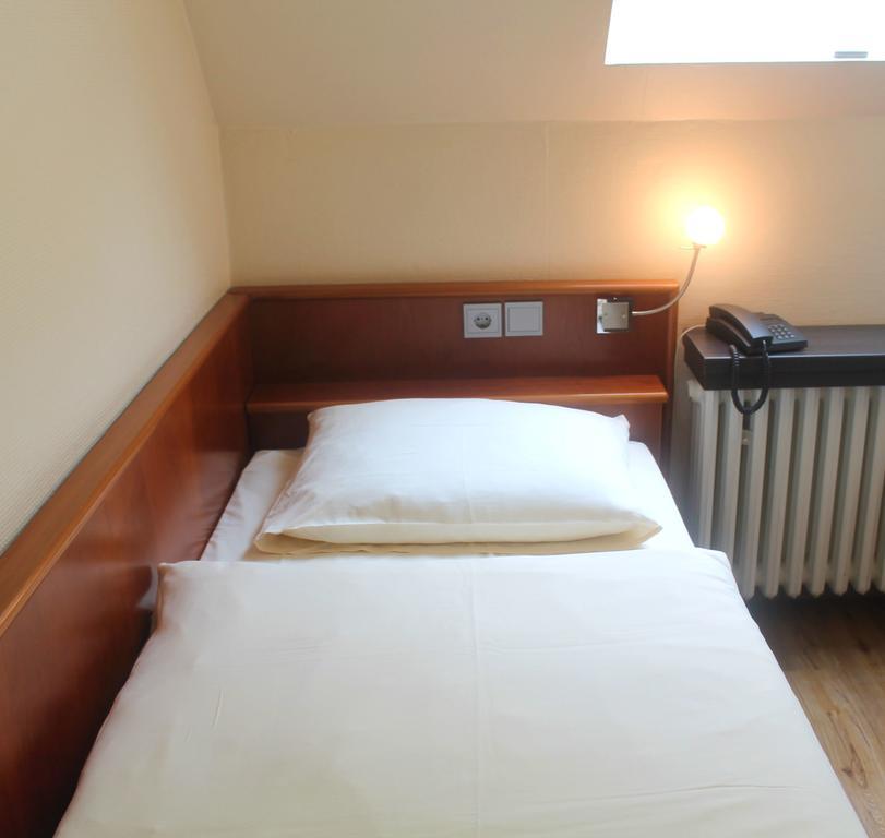 בון Hotel Zum Lowen מראה חיצוני תמונה